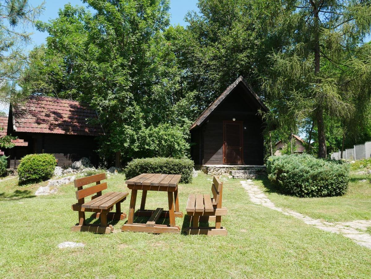 Bungalows Korana - Campsite Korana Selište Drežničko Kültér fotó